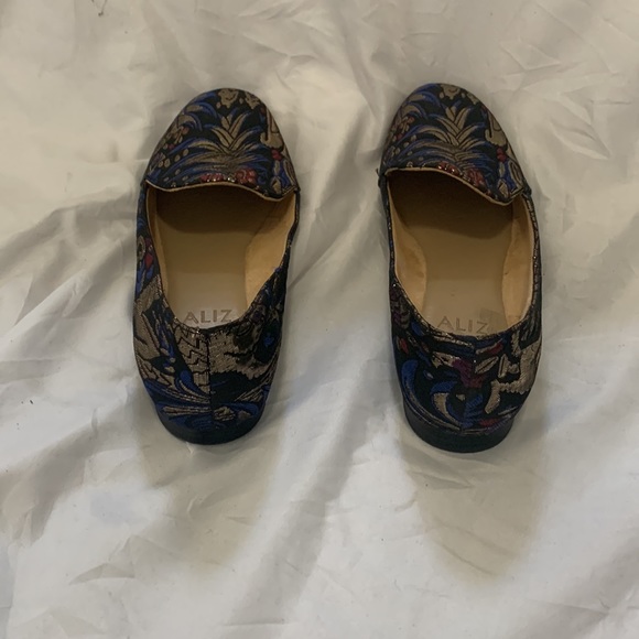 Size 6.5 Naturalizer Loafers. Like new!! - Picture 3 of 4
